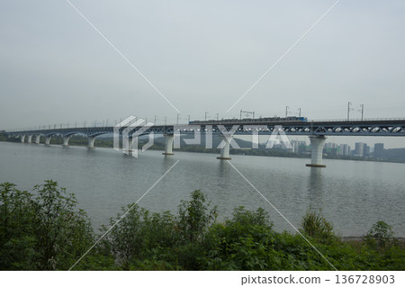 Han River bike path Han River bike path 136728903
