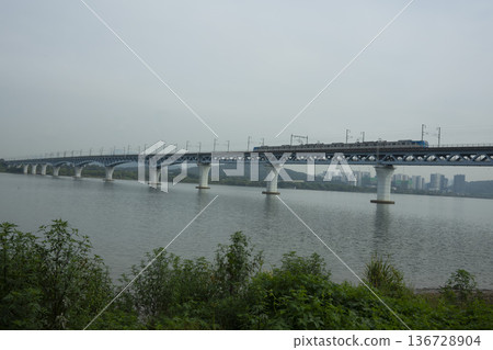 Han River bike path 136728904
