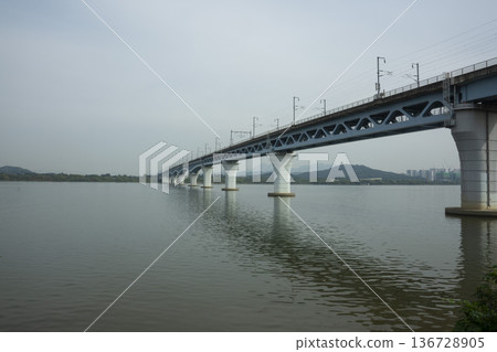 Han River bike path Han River bike path 136728905