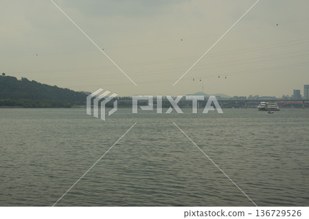 Han River bike path Han River bike path 136729526