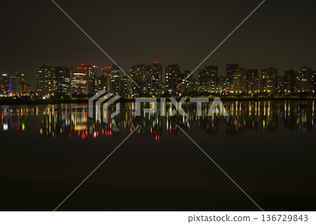 Han River bike path Han River bike path 136729843
