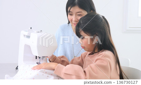 家庭對話縫紉機圖片 136730127