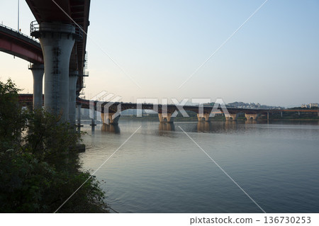 Han River bike path 136730253