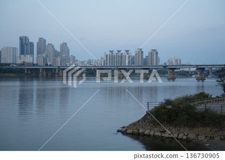 Han River bike path Han River bike path 136730905