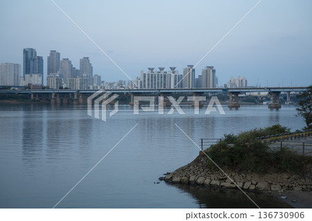Han River bike path 136730906