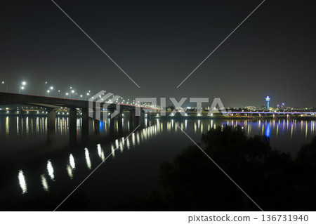 Han River bike path 136731940