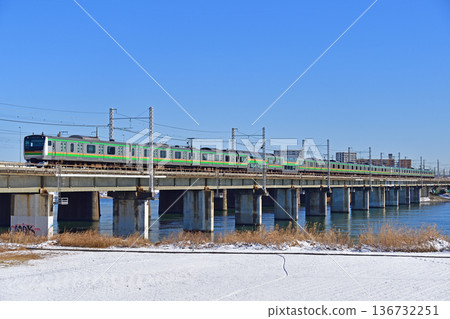 Tokaido Line Chigasaki-Hiratsuka JR East E233 series 3000 series 136732251