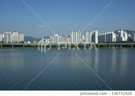 Han River bike path 136732428
