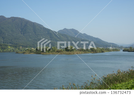 Han River bike path 136732473