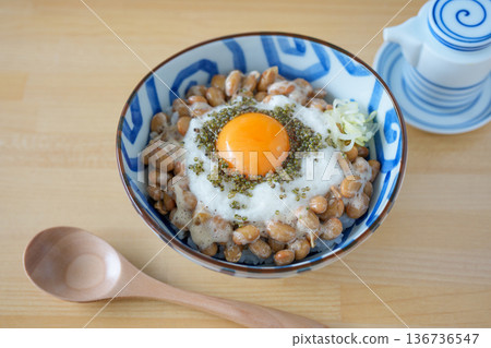 Sticky rice cake 136736547