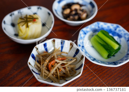 A small bowl of fibrous side dish A small bowl of fibrous side dish 136737181