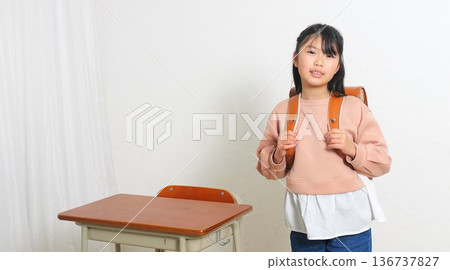 Elementary school student image 136737827