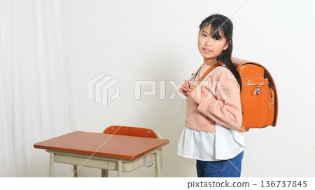 Elementary school student image Elementary school student image 136737845