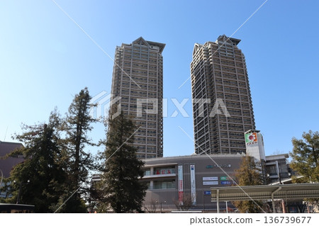 Belle Marge,位於堺市堺區阪和線堺市站前的雙子塔公寓大樓 Belle Marge,位於堺市堺區阪和線堺市站前的雙子塔公寓大樓 136739677