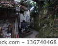 Onomichi cat's path 136740468