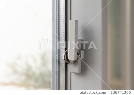 Window key 136741200