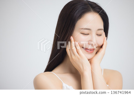 美女模特年輕女子 136741964