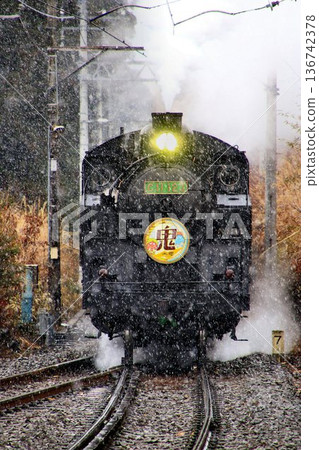 在白雪皚皚的鬼怒川上疾馳……[SL Daiki] C11123 136742378