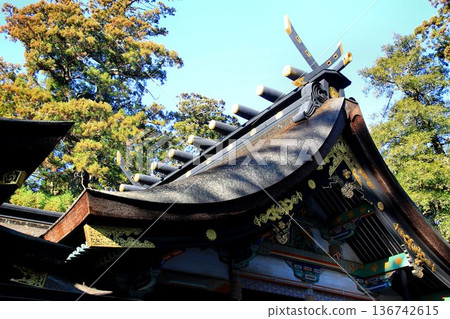 Located in the worship hall of Katori Shrine, one of the three major shrines in the eastern part of Japan... [Chigi and Katsuogi] 136742615