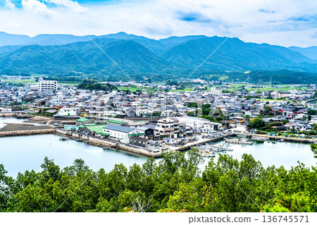 [Continued Top 100 Castles in Japan] Early autumn scenery of Hiketa seen from Shiroyama, where the ruins of Hiketa Castle are located 4. Higashikagawa City, Kagawa Prefecture 136745571