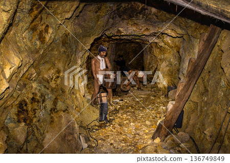 [Niigata Prefecture_Sado Gold Mine] Edo Gold Mine Picture Scroll Course - Sodayu Pit 136749849