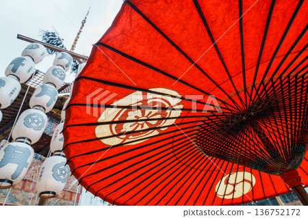 祗園祭 - 月馱的紅色日本傘花車 祗園祭 - 月馱的紅色日本傘花車 136752172