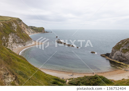 Man O'War Beach and rocky bay on the Dorset coast 136752404