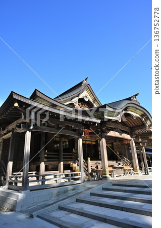 The main hall of Yahiko Shrine in Yahiko Village (Yahiko Village, Niigata Prefecture) 136752778