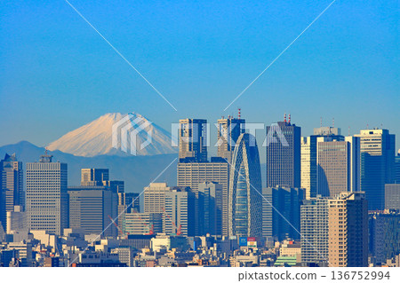 Shinjuku-ku, Tokyo, scenery of Mt. Fuji and Shinjuku subcenter skyscraper district Shinjuku-ku, Tokyo, scenery of Mt. Fuji and Shinjuku subcenter skyscraper district 136752994