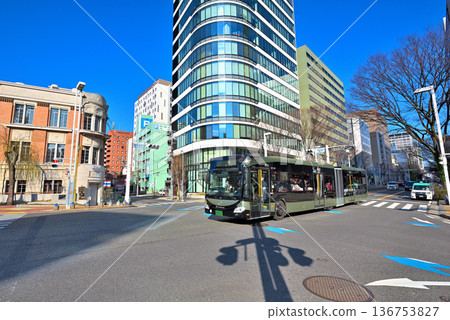 愛知縣：SRT，一種在名古屋市名矢橋上運行的新型道路交通系統 136753827