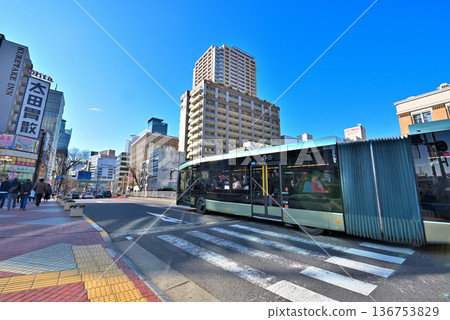 愛知縣：SRT，一種在名古屋市名矢橋上運行的新型道路交通系統 136753829