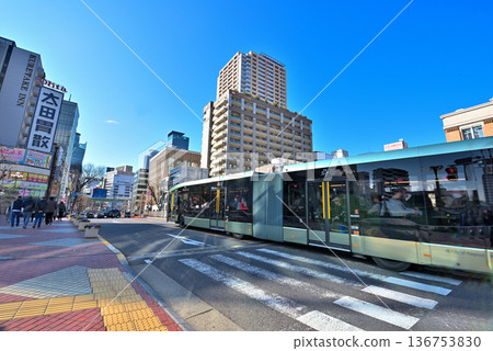 Aichi Prefecture: SRT, a new road transport system running on Nayabashi Bridge in Nagoya City 136753830