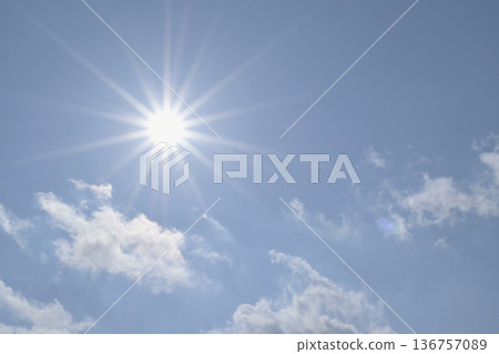 Blue sky and sun, direct sunlight, free space image (Fix photo) Blue sky and sun, direct sunlight, free space image (Fix photo) 136757089