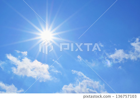 Blue sky and sun, direct sunlight, free space image (Fix photo) Blue sky and sun, direct sunlight, free space image (Fix photo) 136757103