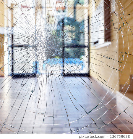 Shattered glass 136759628