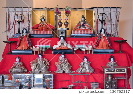 雛人偶，雛人偶，昭和，復古，女兒節，女孩祭，紅色，女兒節人偶 136762317