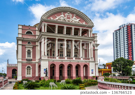 Facade of the imposing Amazonas Theater in the city of Manaus in Brazil. Symbol of the golden period of rubber in Brazil 136766523