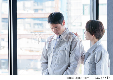 失敗、反省、安慰、工程師、技術員 136768312