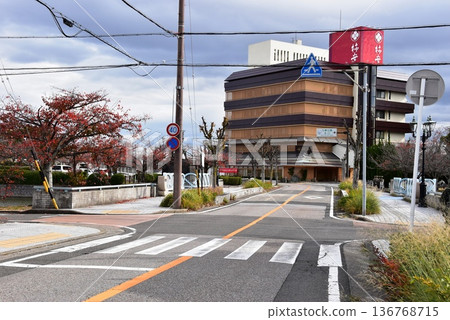 Funairi Bridge, Kakinoyasu, and the surrounding townscape in Kuwana City, Mie Prefecture Funairi Bridge, Kakinoyasu, and the surrounding townscape in Kuwana City, Mie Prefecture 136768715
