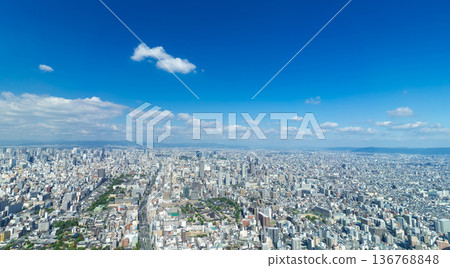 大阪城市景觀-地平線與藍天 大阪城市景觀-地平線與藍天 136768848