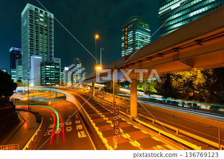 東京/赤坂見附十字路口 136769123