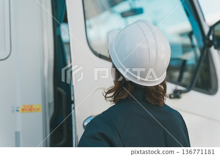 女生 女孩 女性 136771181