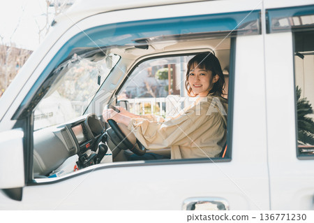 輕型貨車與家庭主婦 輕型貨車與家庭主婦 136771230