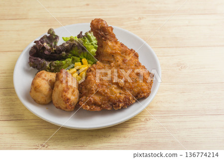 Juicy fried chicken legs Juicy fried chicken legs 136774214