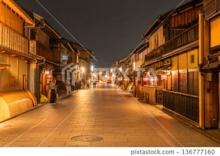 京都府祇園 - 夜景花見小路 136777160
