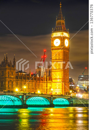 London: The River Thames and the illuminated Palace of Westminster London: The River Thames and the illuminated Palace of Westminster 136778376