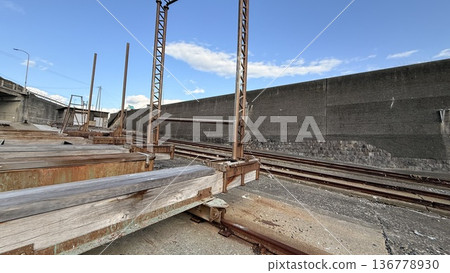 Scenery of fishing port 136778930