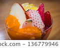 Fruit parfait 136779946
