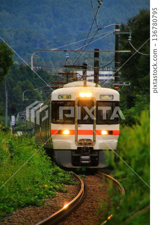 搭乘禦殿場線，欣賞富士山美景…[313系列車] 136780795
