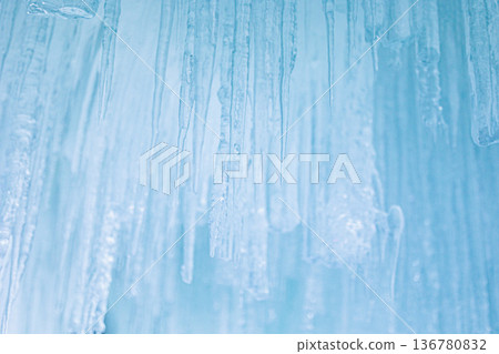 清爽的冰柱圖片，美麗的冰景照片 136780832